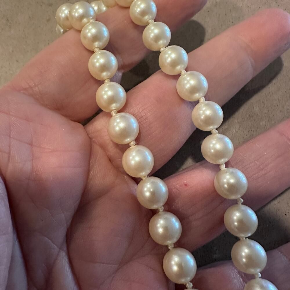 Vintage Monet Faux Pearl Necklace-Classic Gold-Tone Clasp - Picture 7 of 10
